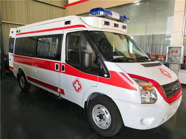 巩留县福特V362救护车
